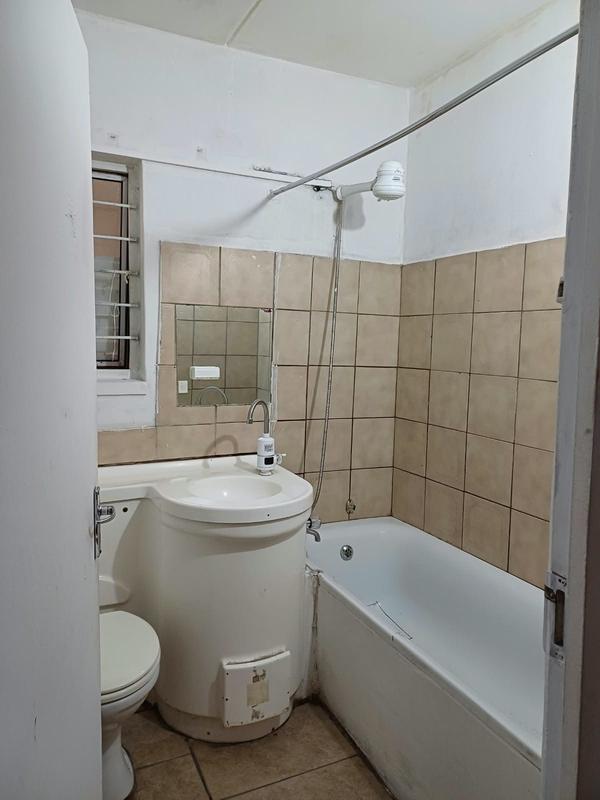 6 Bedroom Property for Sale in Mitchells Plain Central Western Cape